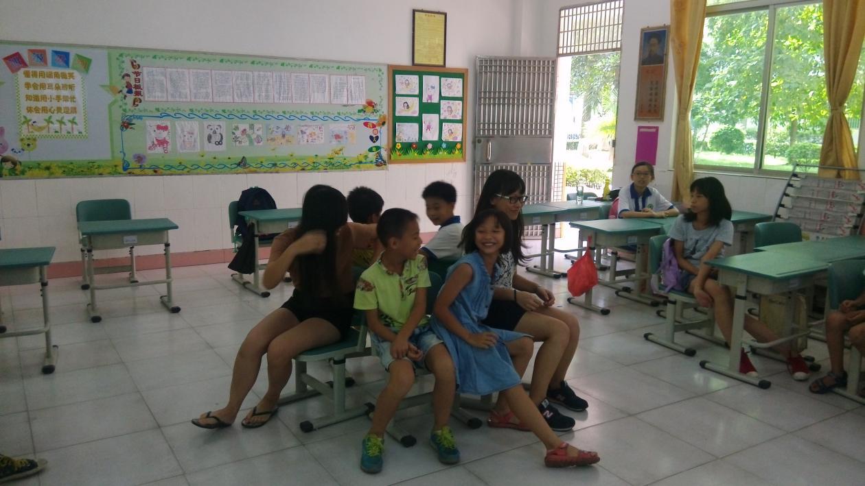 抢凳子小游戏