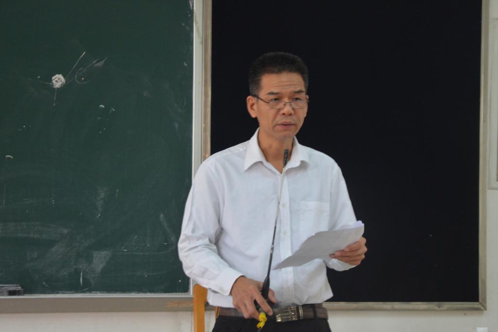 高云坚书记主持报告会