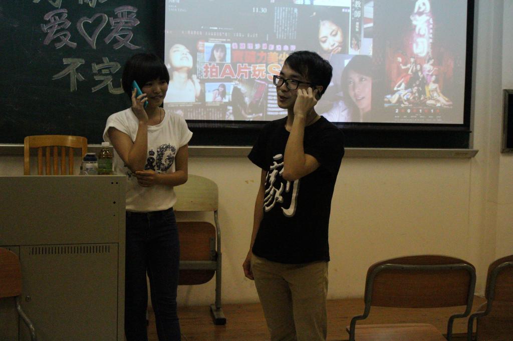 参与者生动到位的表演