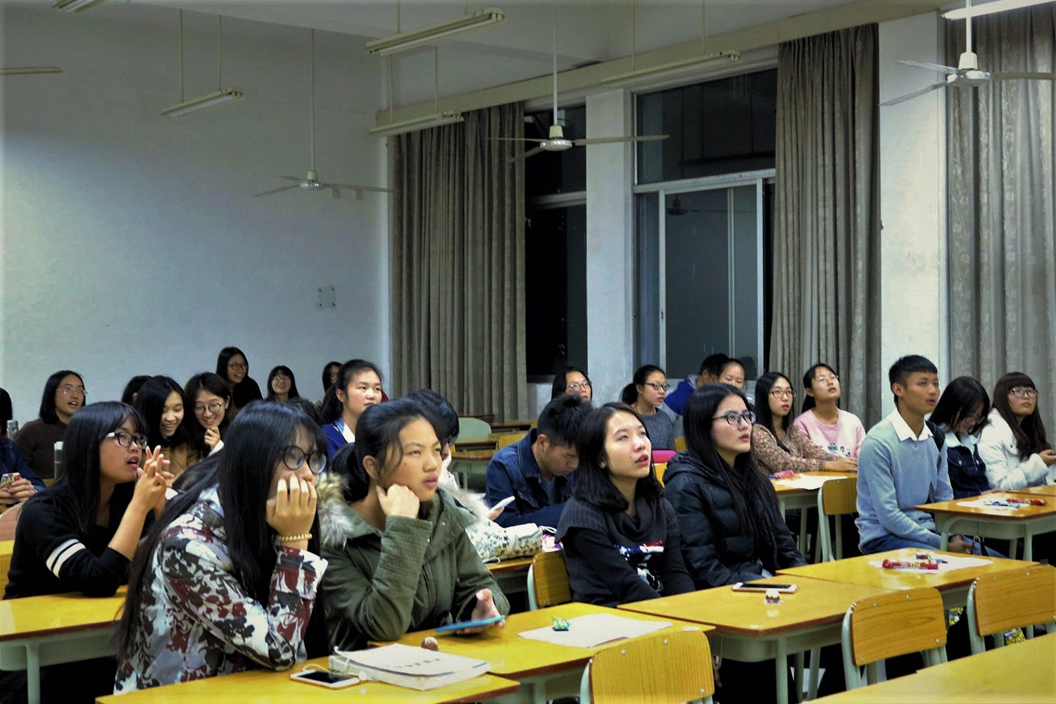 大小粤亮学唱《喜欢你》