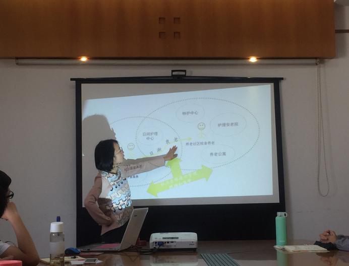 探讨加拿大社会工作者的工作方式