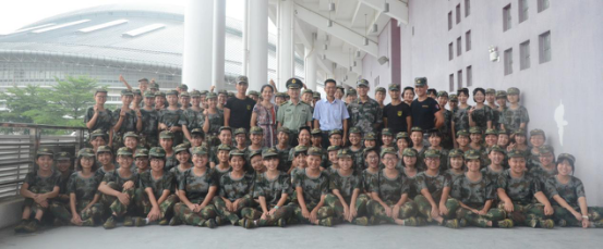 军训慰问大合照