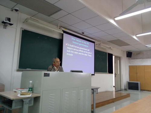 毛国泉教授授课