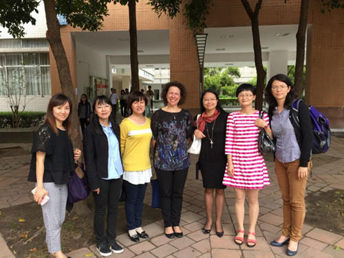 Meuter教授一行与政管科研创新团队部分成员合影